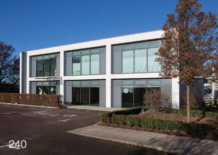 Great Marlings, Luton for sale Primary Photo- Image 1 of 1