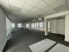Office in Montreuil to rent Interior Photo- Image 1 of 5