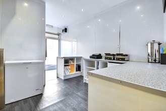 4 Mearns St, Greenock to rent Interior Photo- Image 2 of 5