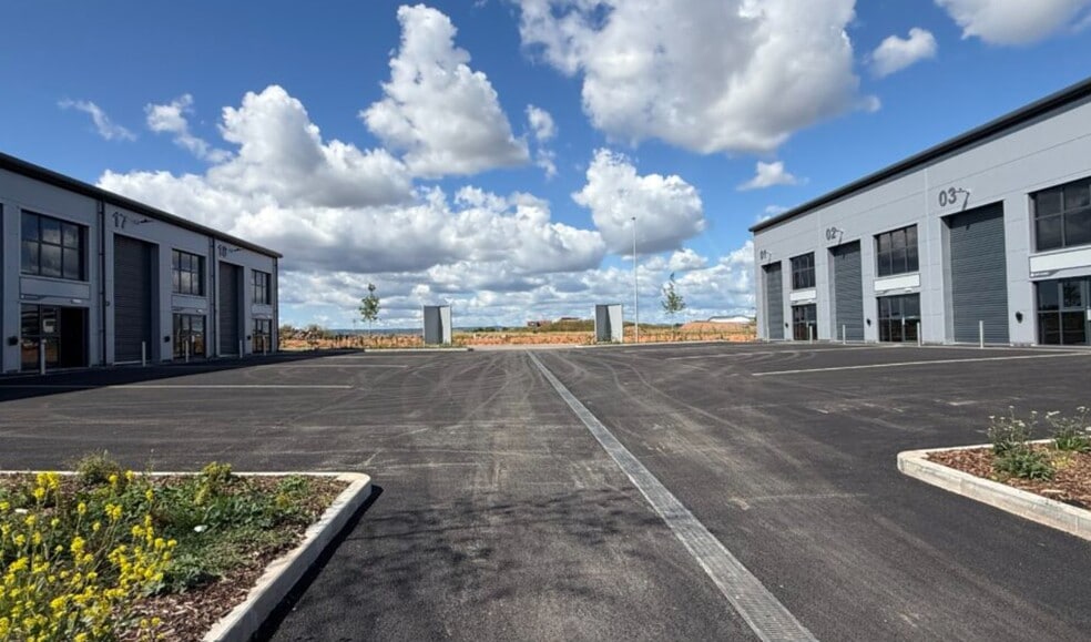 De Havilland Rd, Clyst Honiton to rent - Building Photo - Image 2 of 3