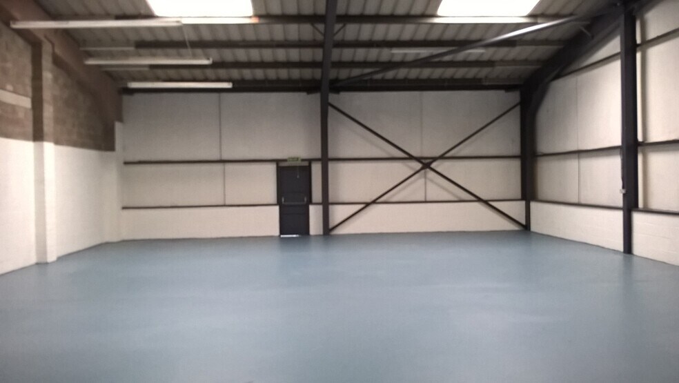 Unit 4 Kestrel Close, Bridgend Industrial Estate, Cf31 3rwf31, Bridgend to rent - Building Photo - Image 2 of 7