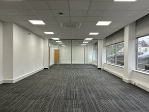 Wellington Rd N, Stockport to rent Interior Photo- Image 2 of 8