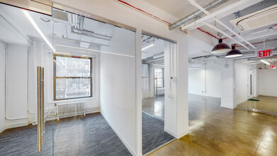 251 W 30th St, New York, NY for rent Interior Photo- Image 2 of 4