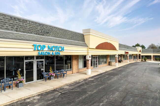 More details for 152-166 S Bloomingdale Rd, Bloomingdale, IL - Office / Retail, Retail to Rent
