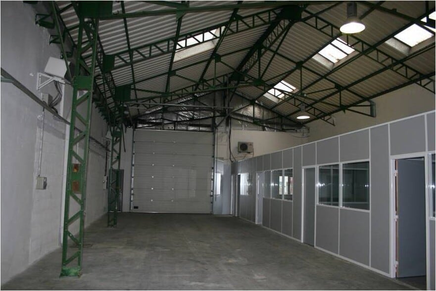 Industrial in Vénissieux to rent - Interior Photo - Image 1 of 4