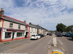 55 Higher Bore Street, Bodmin to rent Interior Photo- Image 2 of 6