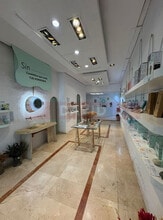 Retail in Barcelona, Barcelona to rent Interior Photo- Image 1 of 6