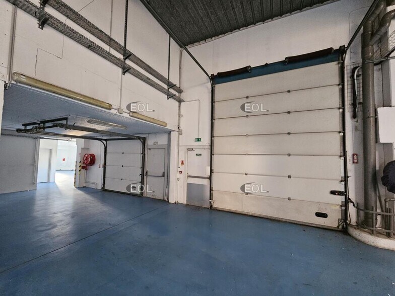 Light Industrial in Ivry-sur-Seine to rent - Interior Photo - Image 3 of 11