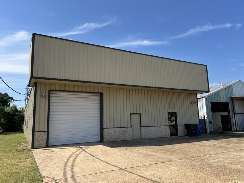 219 Aero Dr, Shreveport, LA for rent - Building Photo - Image 2 of 5