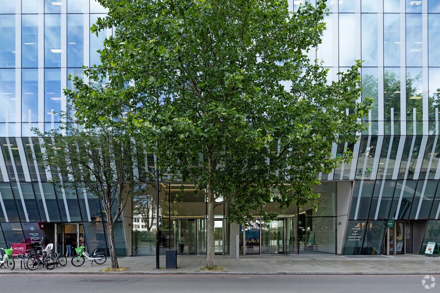 240 Blackfriars Rd, London to rent - Building Photo - Image 3 of 12