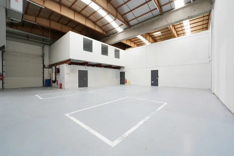 12 Chemin Des Gorges, Dardilly to rent - Interior Photo - Image 1 of 34