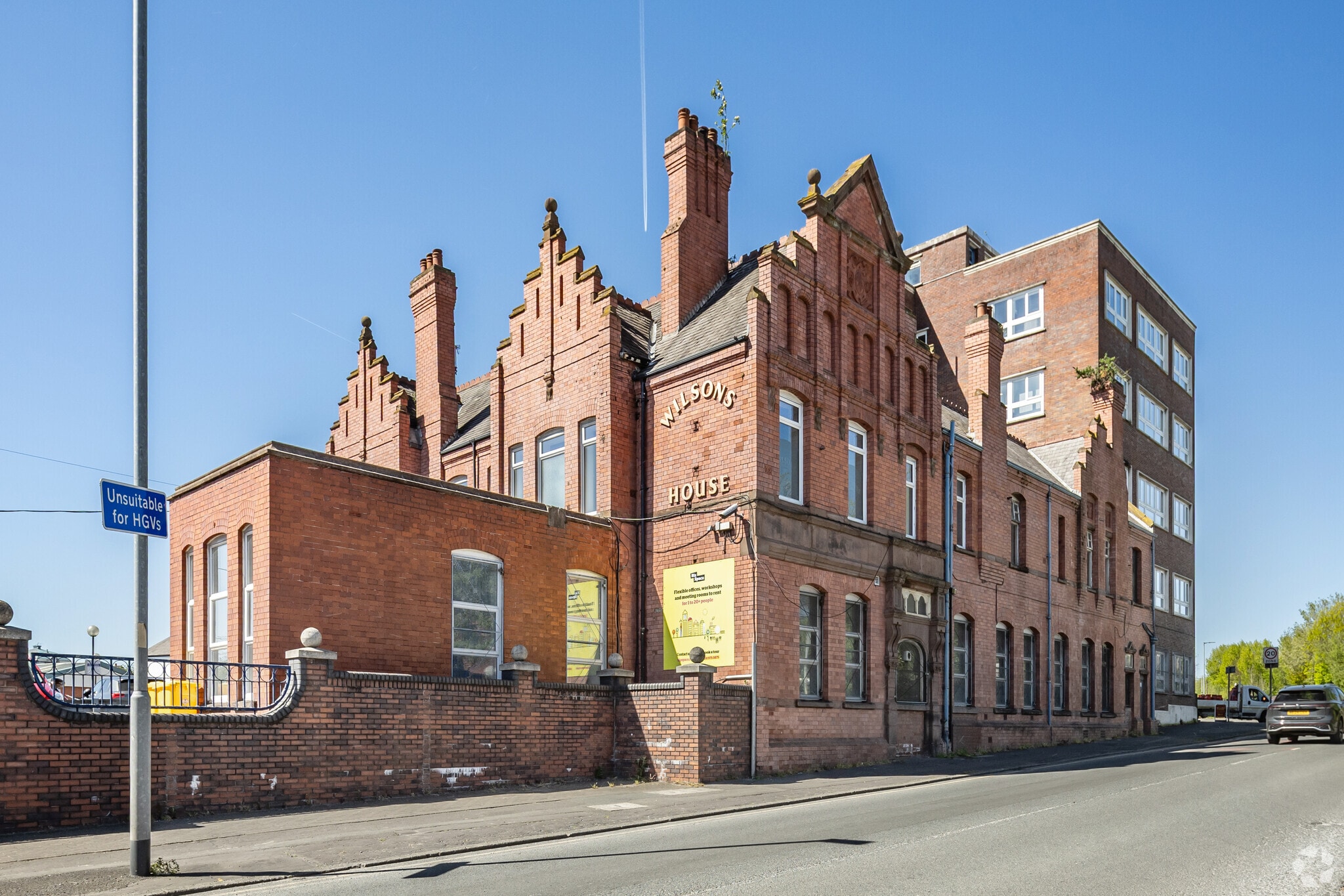 Wilsons Park, Manchester to rent Building Photo- Image 1 of 6