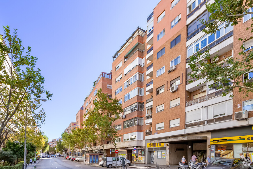 Calle Alustante, 3, Madrid, Madrid for sale - Building Photo - Image 2 of 2