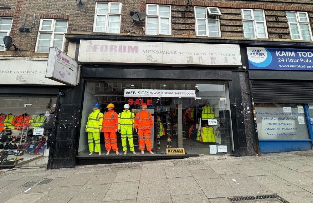 Streatham High Rd, London to rent Building Photo- Image 1 of 3