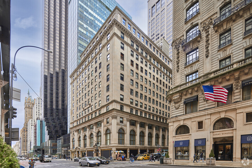 711 Fifth Ave, New York, NY for rent - Building Photo - Image 1 of 4