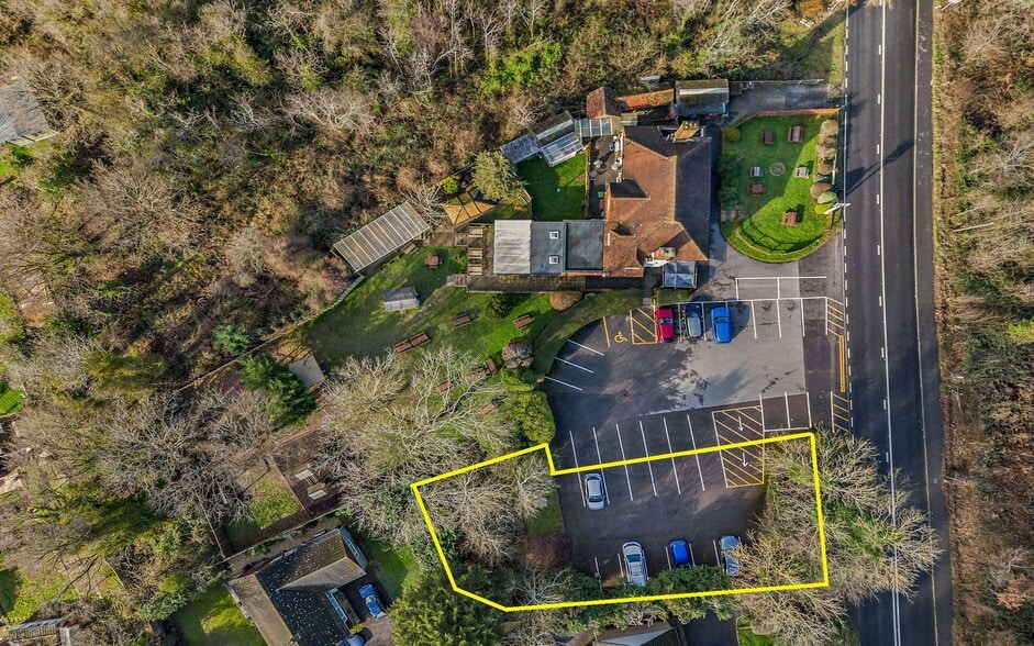 Aldershot Rd, Guildford for sale - Building Photo - Image 1 of 2