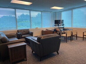 6250 Shiloh Rd, Alpharetta, GA to rent Interior Photo- Image 1 of 4