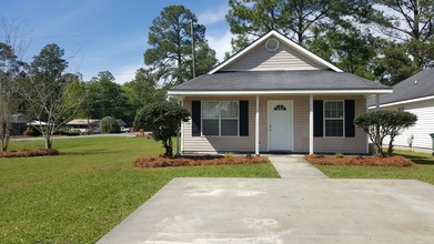 1602 Lexington Cir, Valdosta, GA for sale Primary Photo- Image 1 of 9