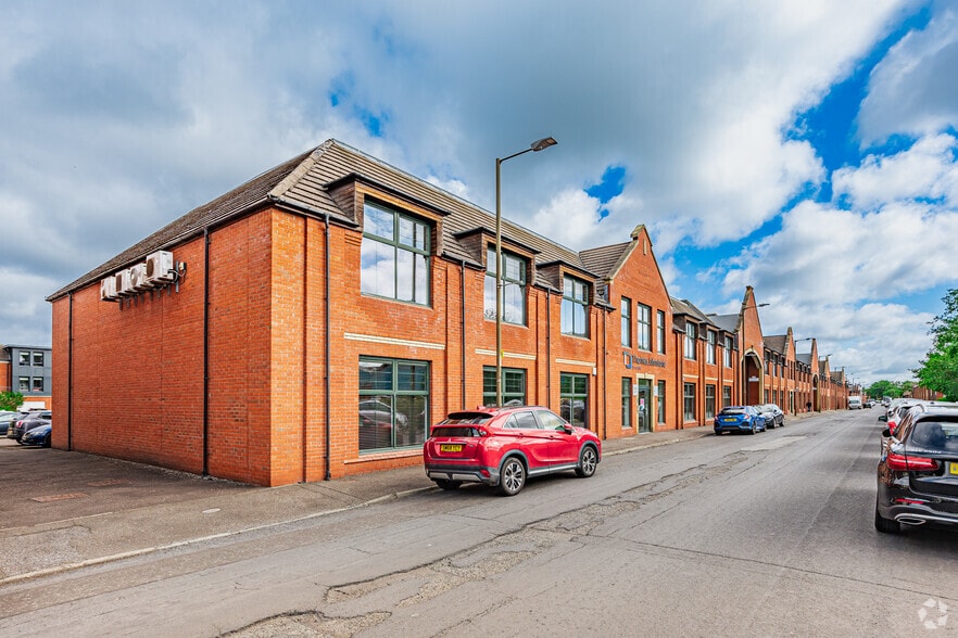 12 New Mart Rd, Edinburgh to rent - Building Photo - Image 2 of 2