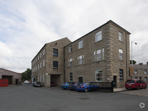 68 Blackburn Rd, Haslingden for rent Primary Photo- Image 1 of 6