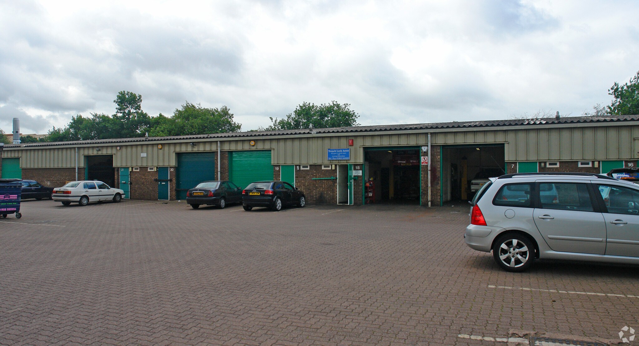 Trench Lock 3, Telford for sale Primary Photo- Image 1 of 1