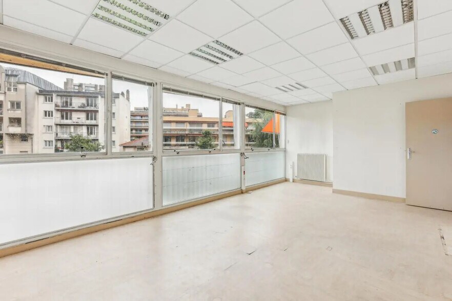 Office in Les Lilas for sale - Primary Photo - Image 1 of 11