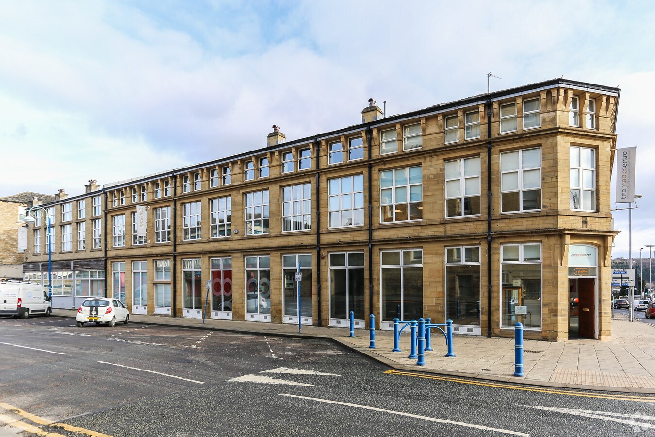 57 Northumberland St, Huddersfield HD1 1RL UK