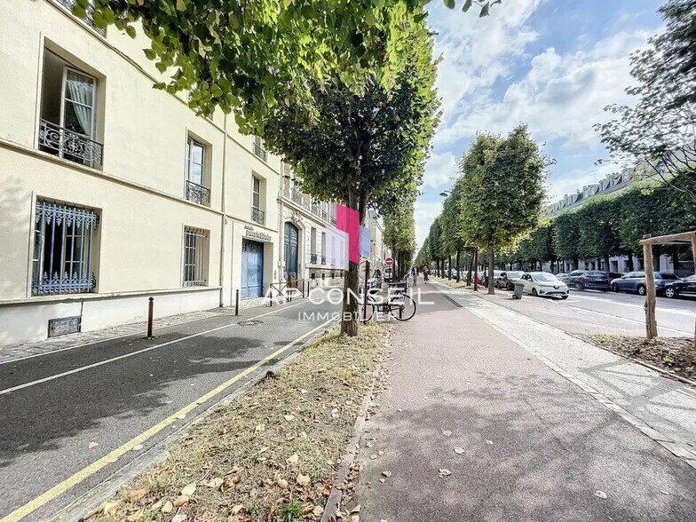 Office in Versailles to rent - Building Photo - Image 1 of 3