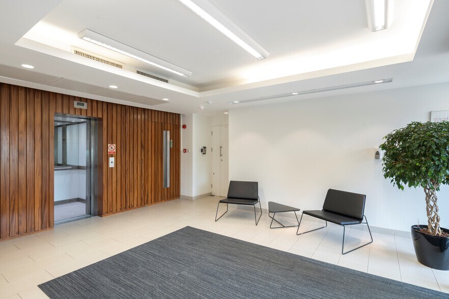 Millmead, Guildford to rent - Building Photo - Image 3 of 13