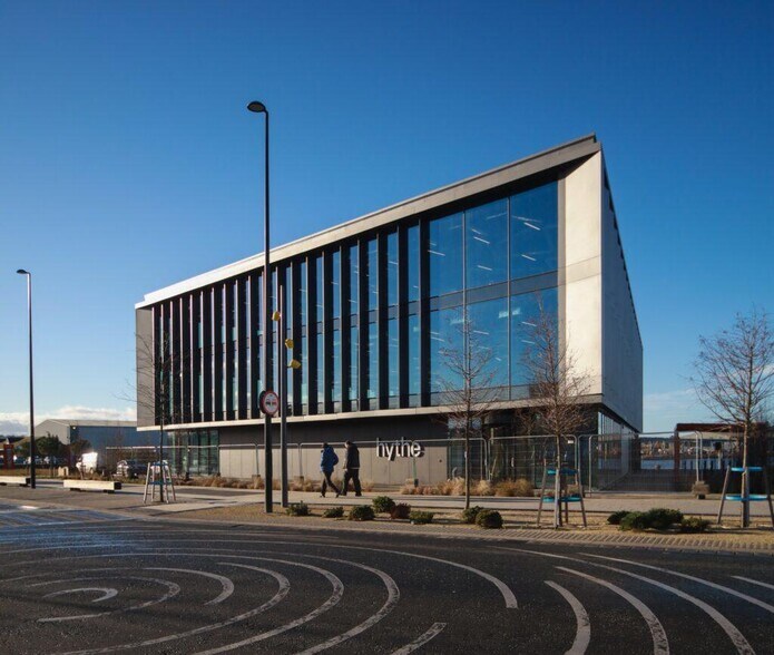 1 Tower Rd, Birkenhead to rent - Building Photo - Image 2 of 26