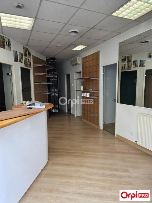 Retail in Valence for sale Interior Photo- Image 1 of 4