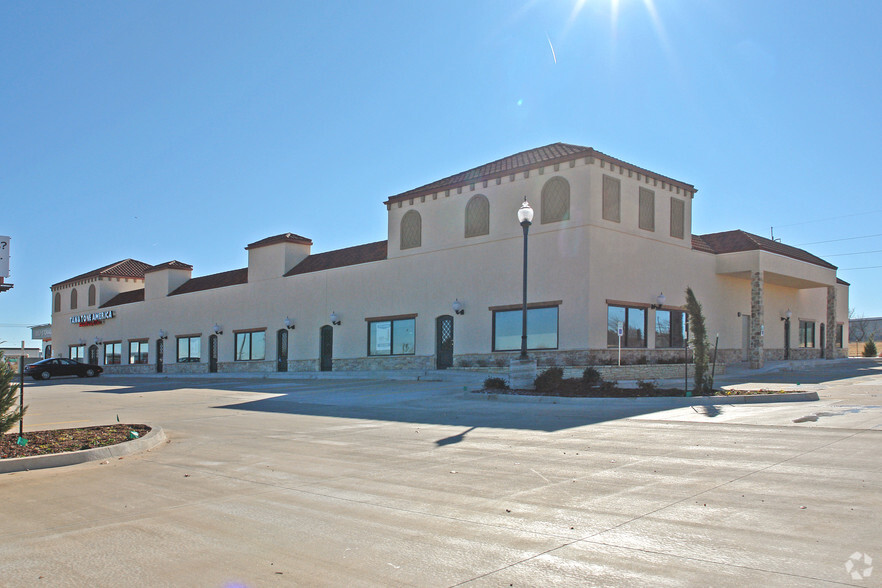 6512 NW Expressway, Oklahoma City, OK for sale - Primary Photo - Image 1 of 1