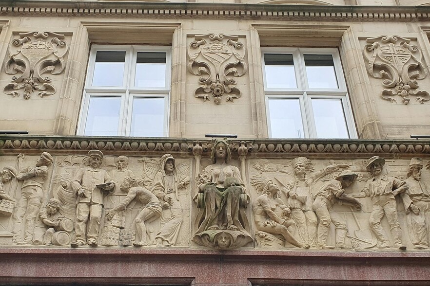 18 Park Row, Leeds to rent - Building Photo - Image 3 of 4