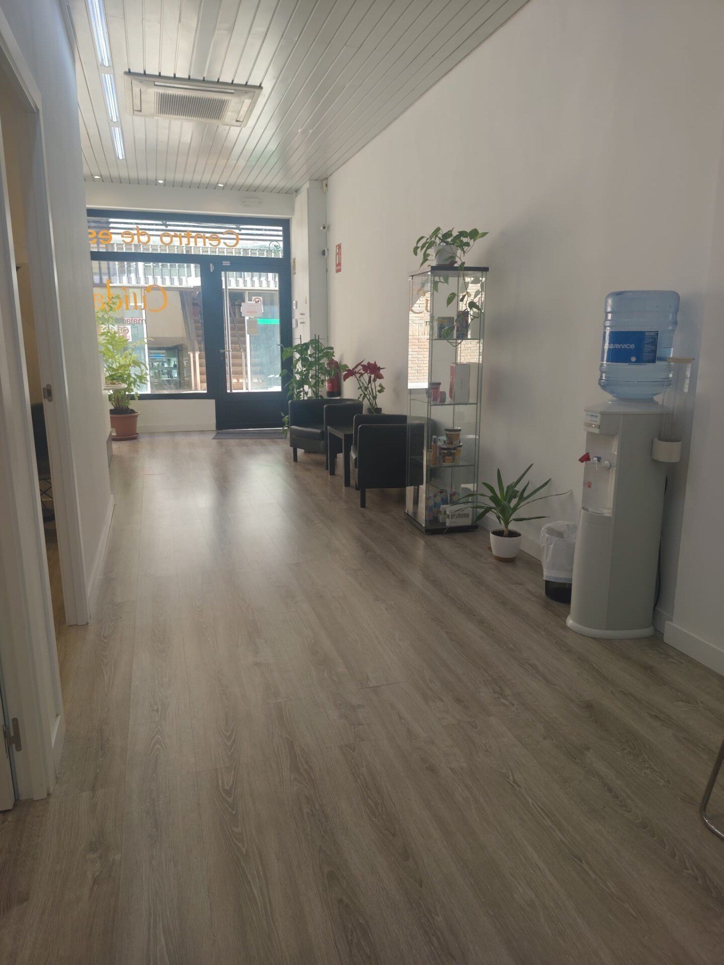 Retail in Majadahonda, Madrid to rent Primary Photo- Image 1 of 4