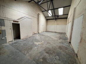 Stanton Rd, Southampton to rent Interior Photo- Image 2 of 4