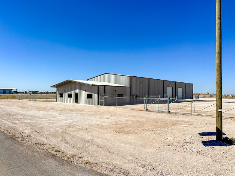 9518 County Road 77, Midland, TX for rent - Building Photo - Image 2 of 15