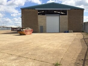 Vicarage Ln, Rochester to rent Building Photo- Image 1 of 2