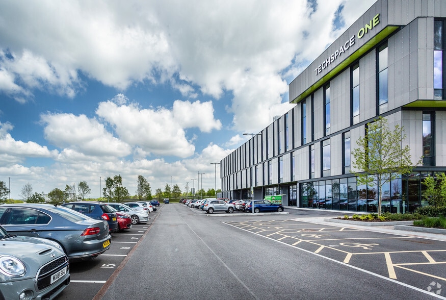 Keckwick Ln, Warrington to rent - Building Photo - Image 3 of 19