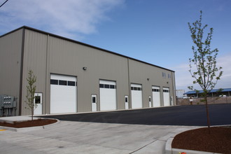 CRATER LAKE Hwy, Medford, OR for sale Building Photo- Image 1 of 1