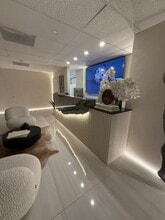 1111 Park Centre Blvd, Miami Gardens, FL to rent Interior Photo- Image 2 of 11