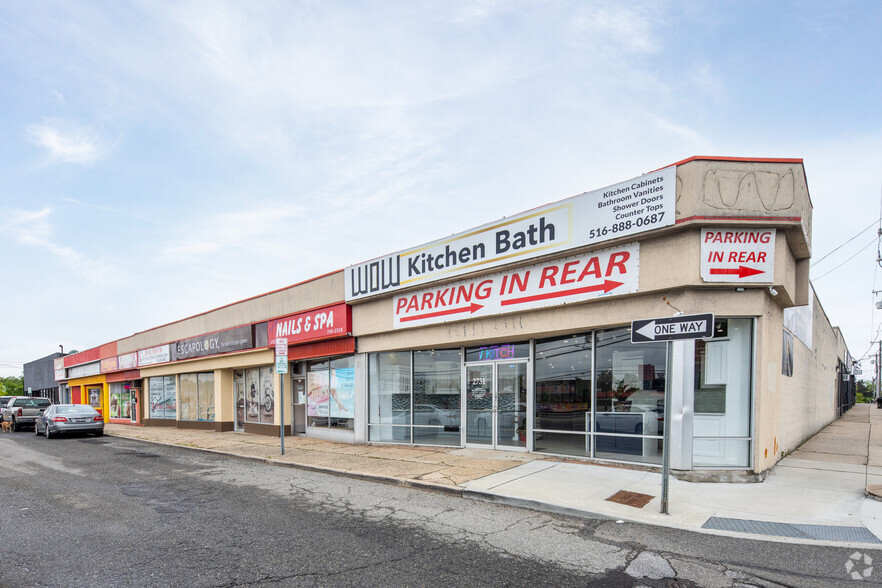 2705-2731 Hempstead Tpke, Levittown, NY for sale - Building Photo - Image 3 of 7