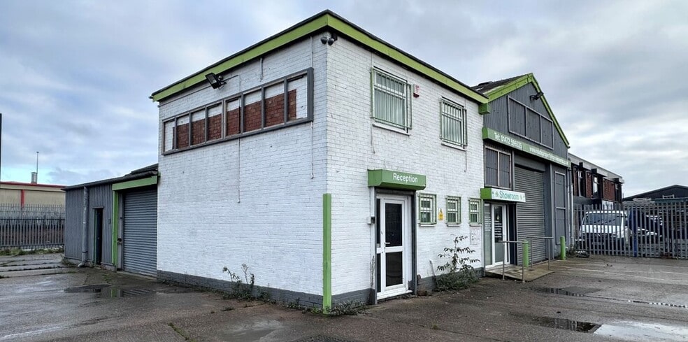 1A Spencer St, Grimsby to rent - Building Photo - Image 2 of 3