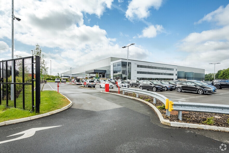 Farington Park, Leyland for sale - Primary Photo - Image 1 of 1