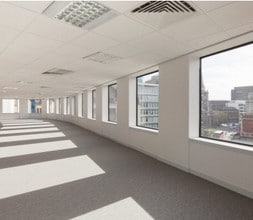 33 Creechurch Ln, London to rent Interior Photo- Image 2 of 5