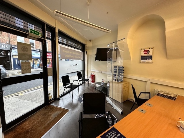671 Finchley Rd, London to rent Interior Photo- Image 1 of 5