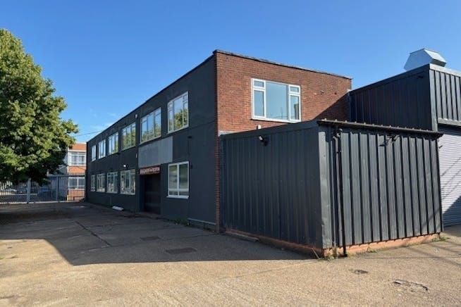 Travellers Ln, North Mymms for sale - Building Photo - Image 3 of 12