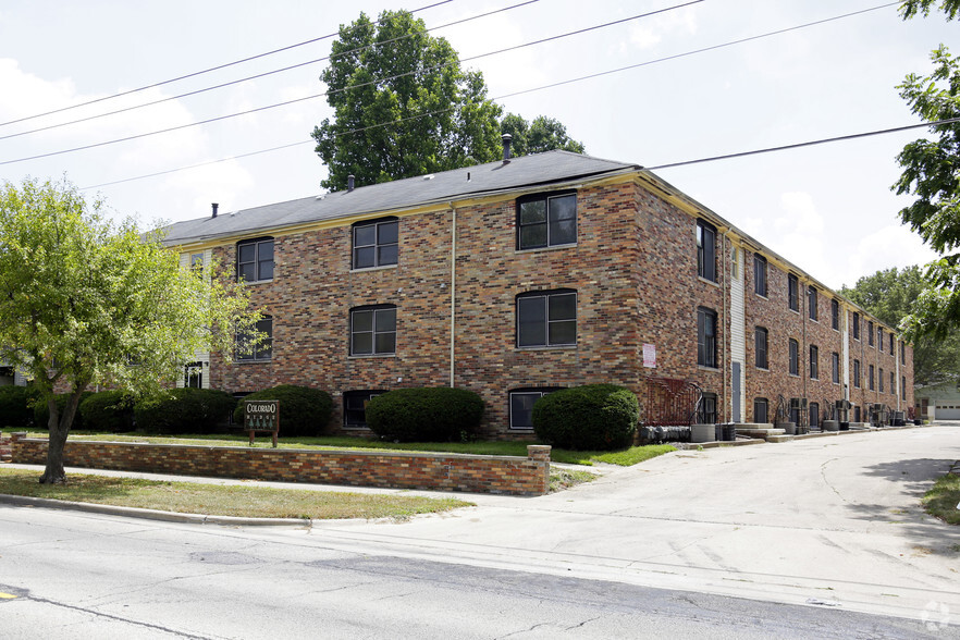 703 E Colorado Ave, Urbana, IL for sale - Primary Photo - Image 1 of 1