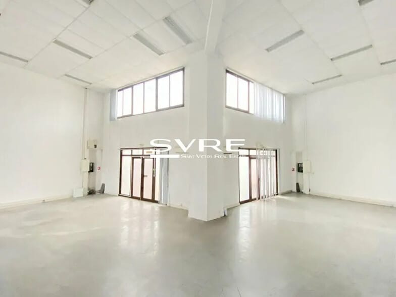 Light Industrial in Gémenos to rent - Interior Photo - Image 1 of 12