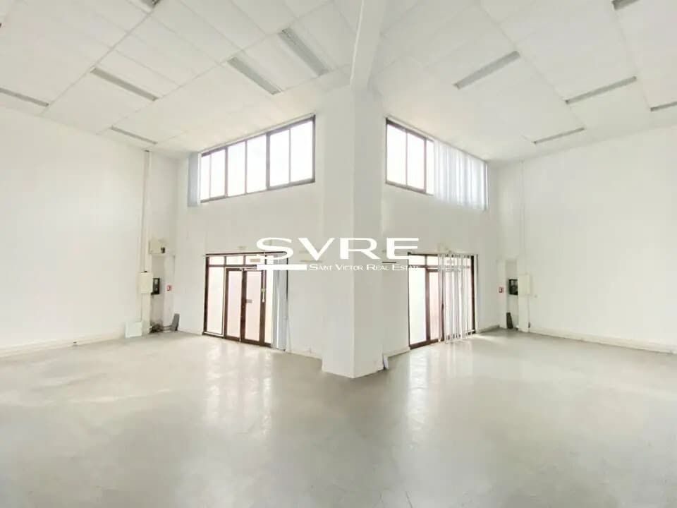 Light Industrial in Gémenos to rent Interior Photo- Image 1 of 13