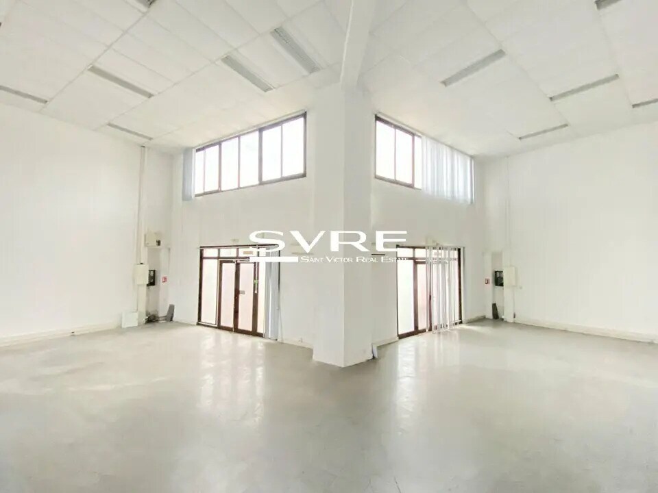Light Industrial in Gémenos to rent Interior Photo- Image 1 of 13